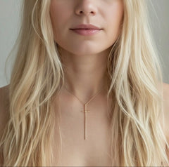 Minimal Cross Necklace ￼